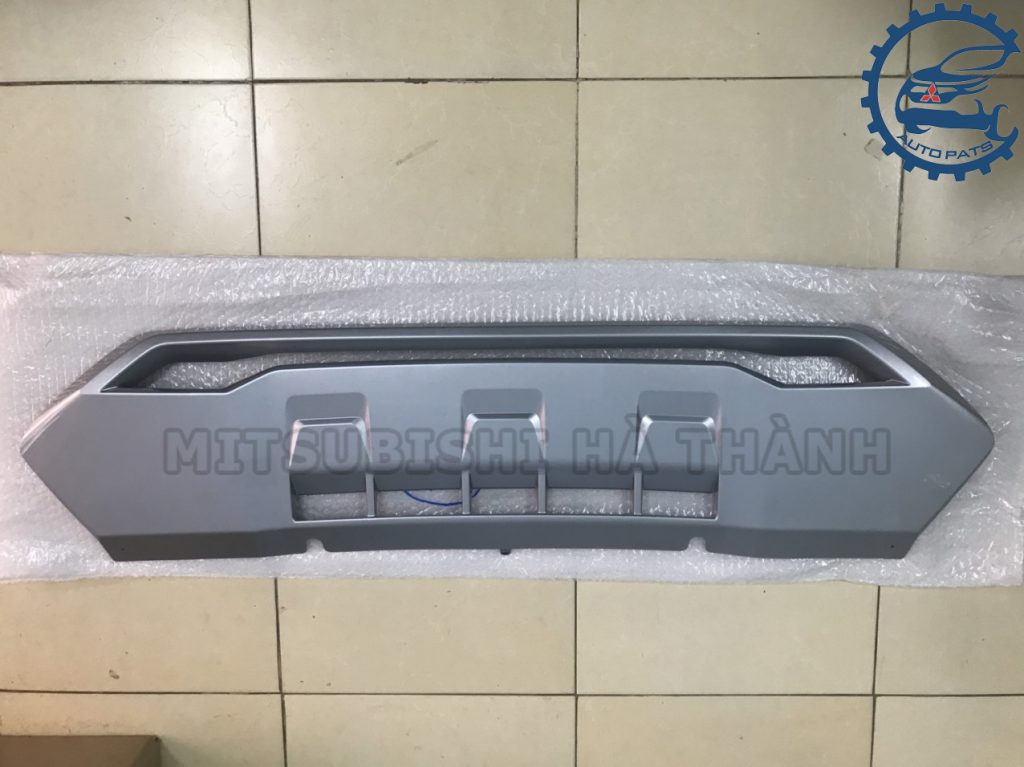 ốp bạc cản trước pajero sport 2021 - 6400J516HB